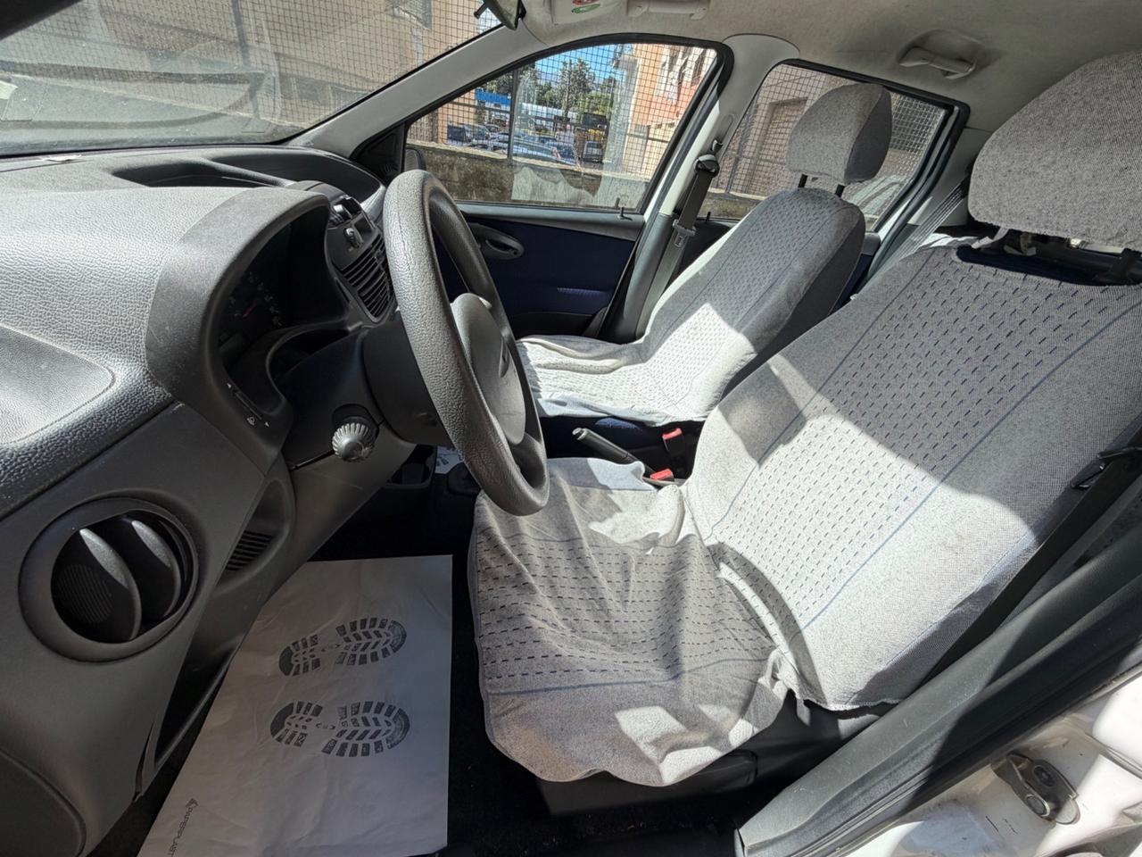 Fiat Punto 1.2i cat 5 porte EL