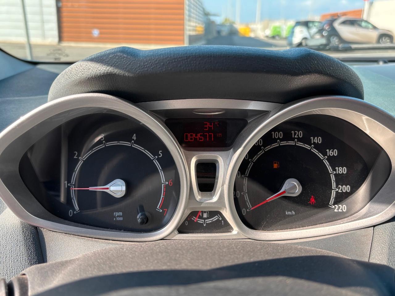 Ford Fiesta 1.4 5 porte Bz.- GPL CONSUMI RIDOTTI, PICCOLA MA COMODA