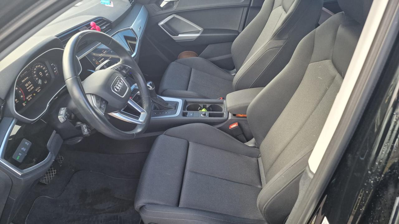 Audi Q3 35 TFSI S tronic Identity Black