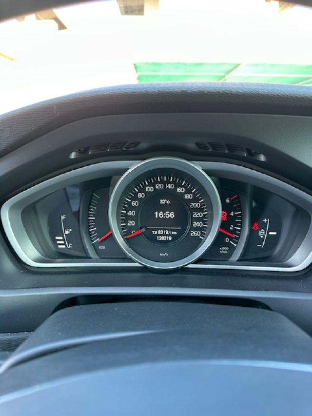 VOLVO V40 D2 Kinetic