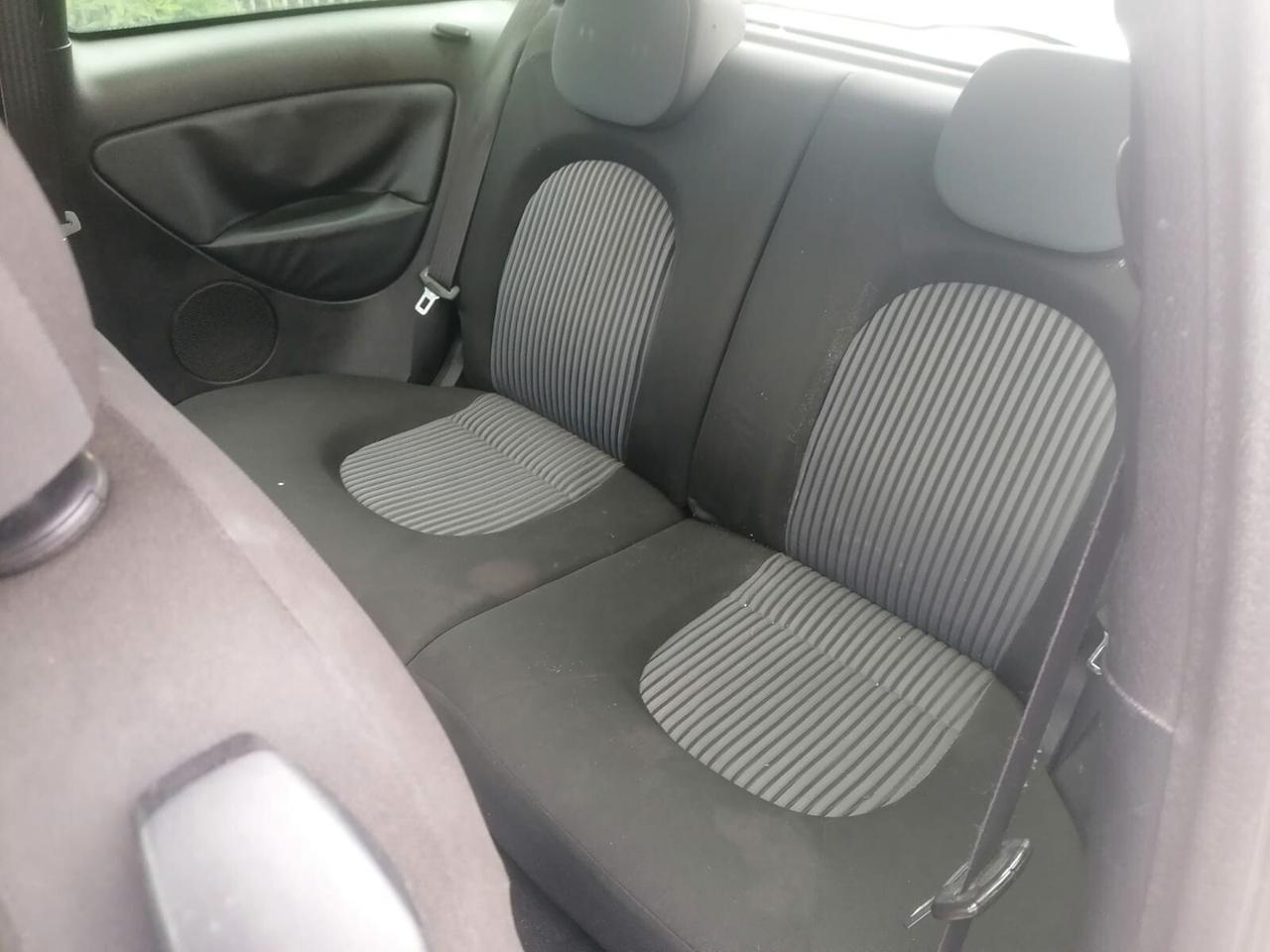 Lancia Ypsilon 1.3 MJT 75 CV Platino