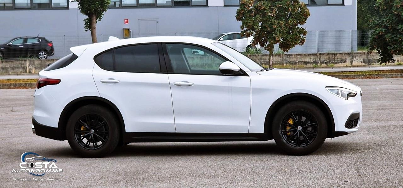 Alfa Romeo Stelvio 2.2 Turbodiesel 160 CV AT8 RWD Super