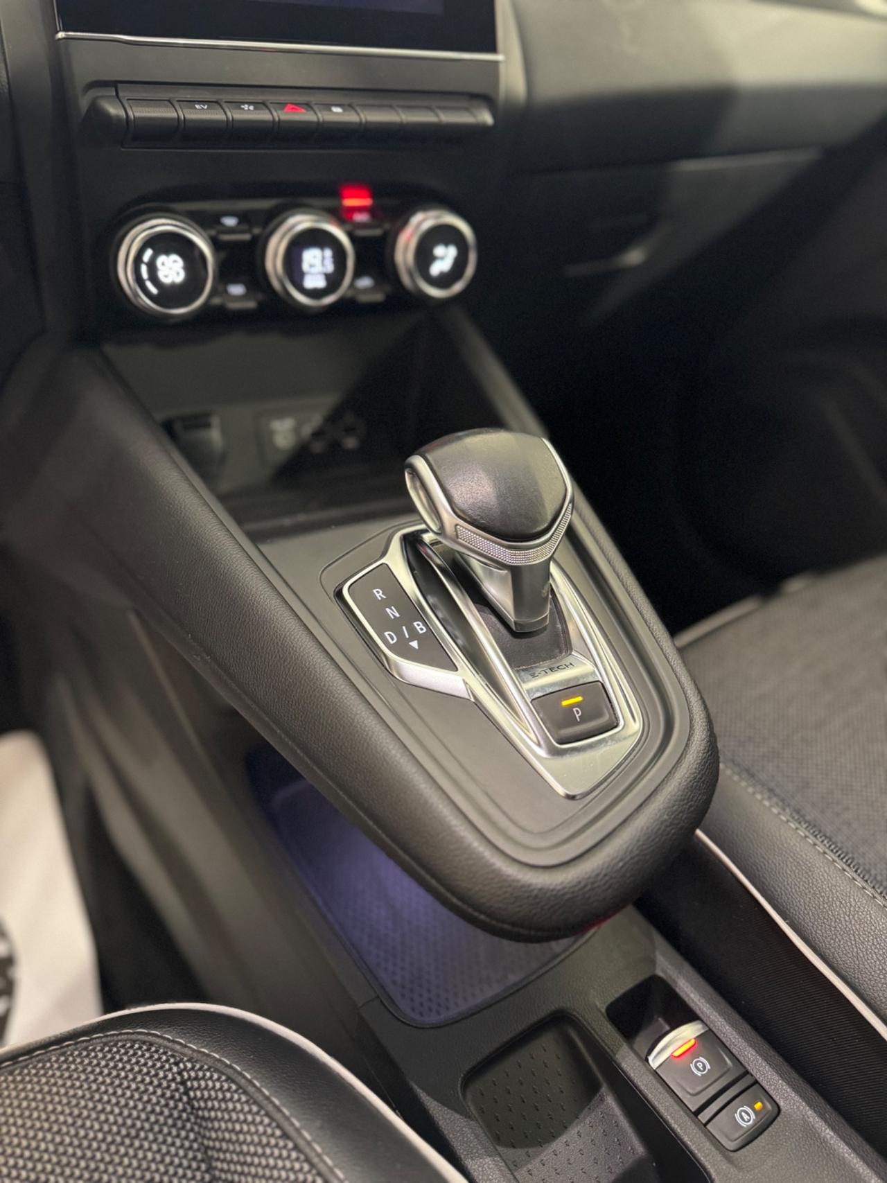 Renault Captur Plug-in Hybrid E-Tech 160 CV Initiale Paris