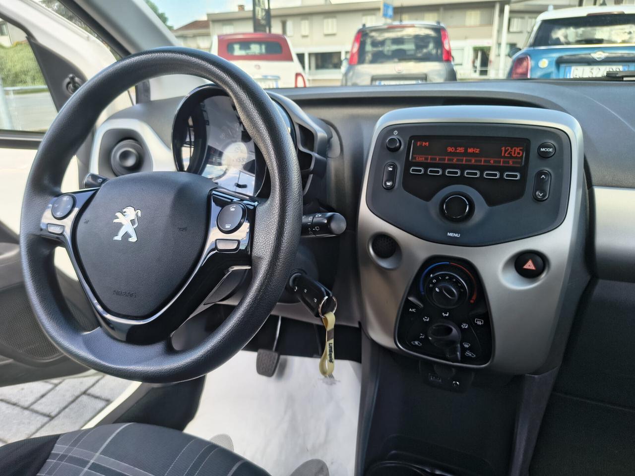 Peugeot 108 1.0 benzina 5porte *GARANZIA 24 MESI*