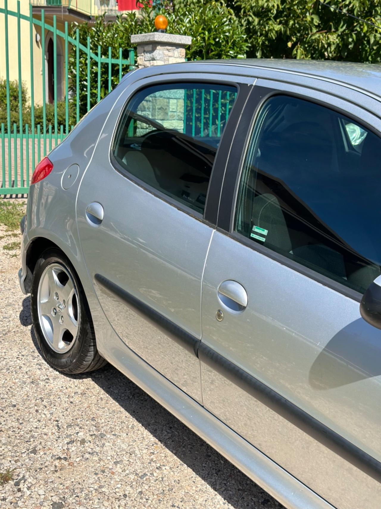 Peugeot 206 1.4 HDi 5p. LEE NEOPATENTATI