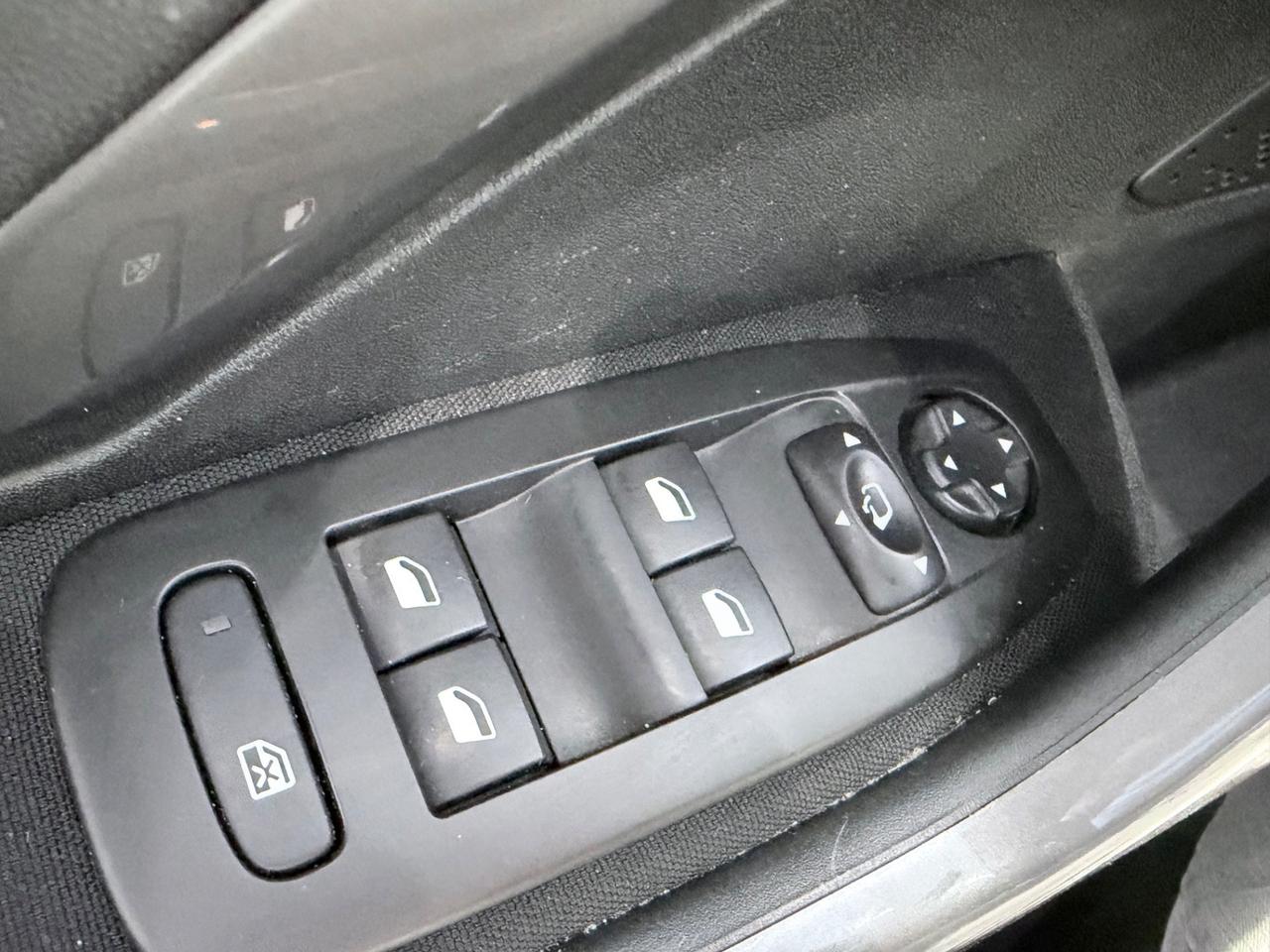 Peugeot 2008 - 2016 BlueHDi 100cv 112000 km
