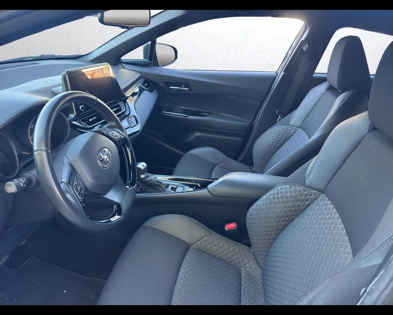 TOYOTA C-HR (2016-2023) - C-HR 1.8 Hybrid E-CVT Trend