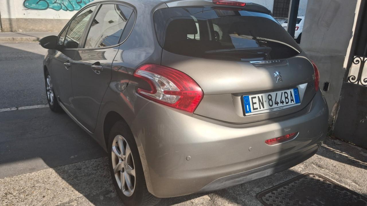 Peugeot 208 1.2 VTi 82 CV 5 porte Allure