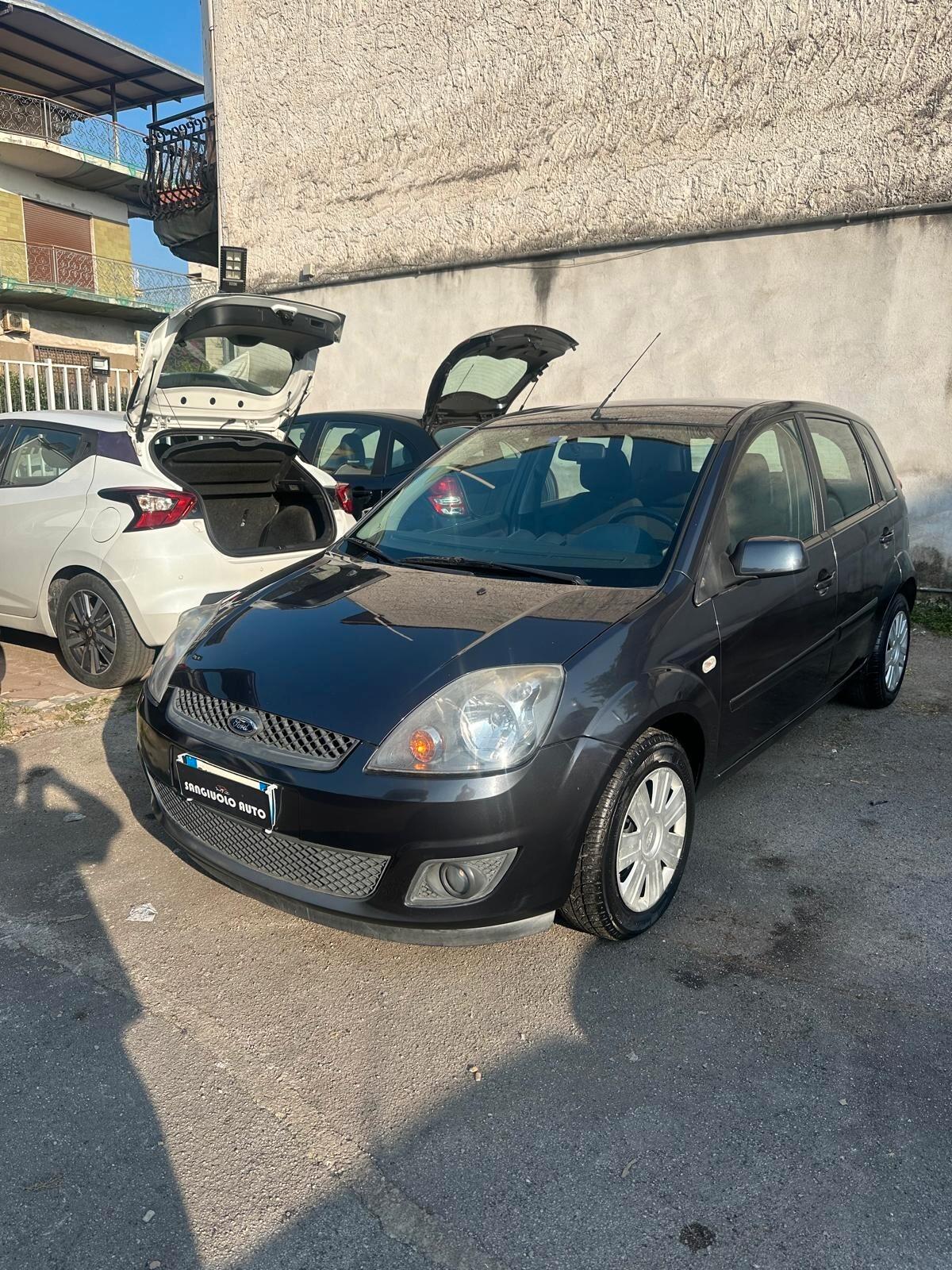 Ford Fiesta 1.2 16V 5p. Ghia