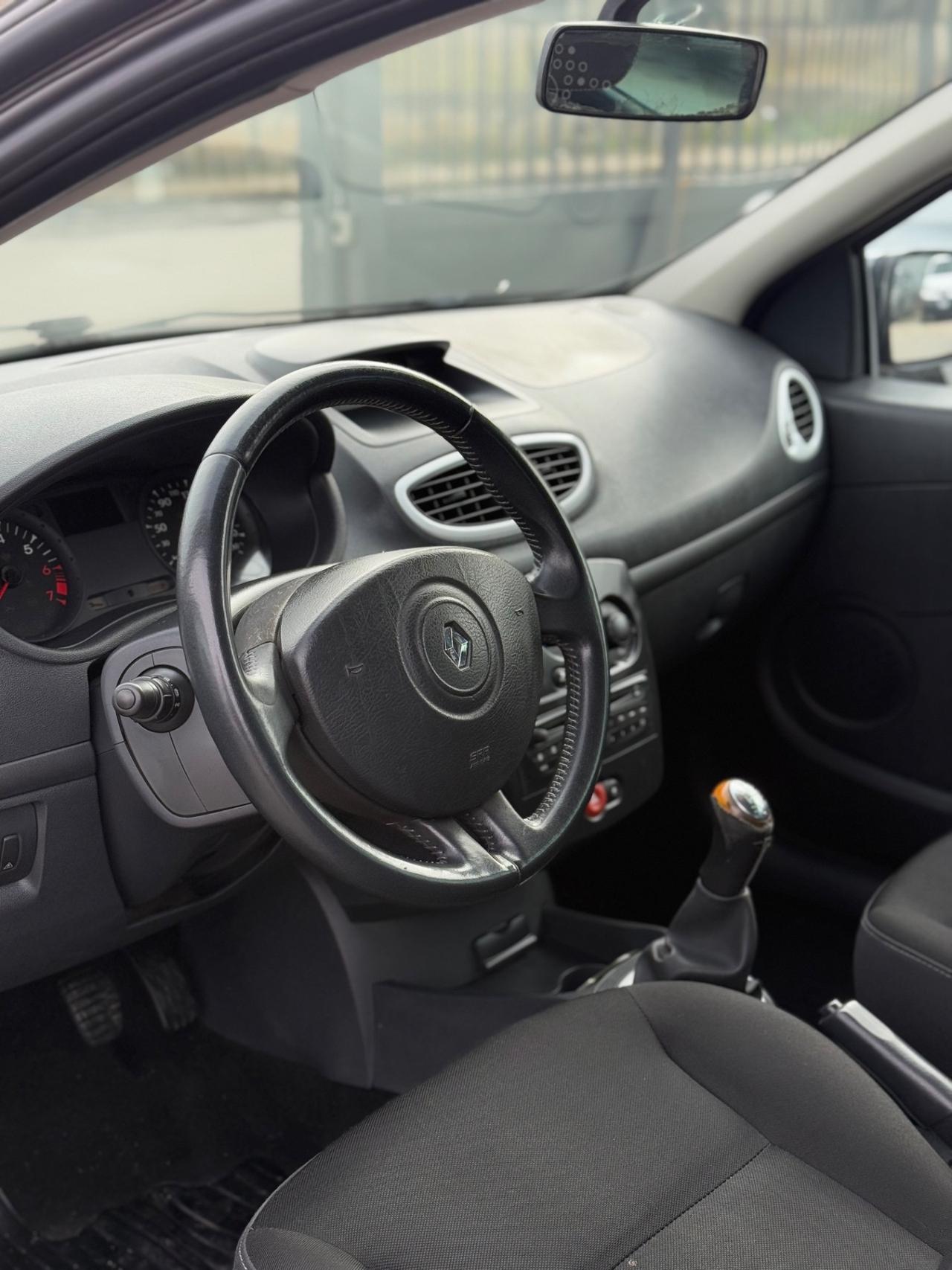 Renault Clio 1.2 16V 5 porte Dynamique