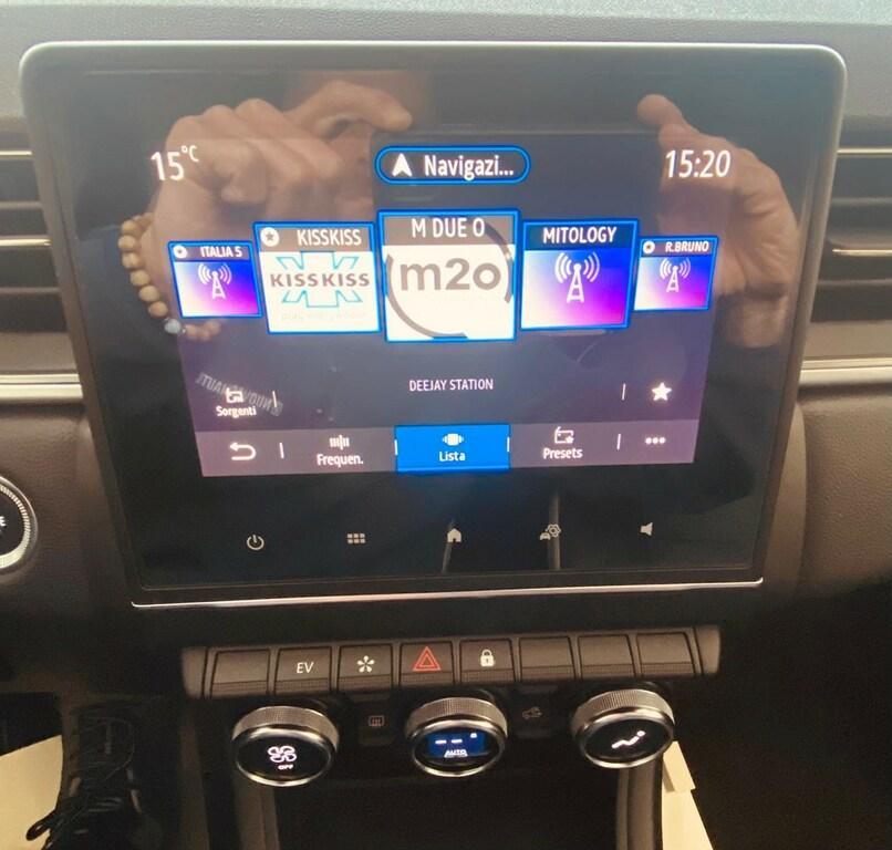 Renault Captur 1.6 E-TECH Hybrid Techno Fast Track Auto