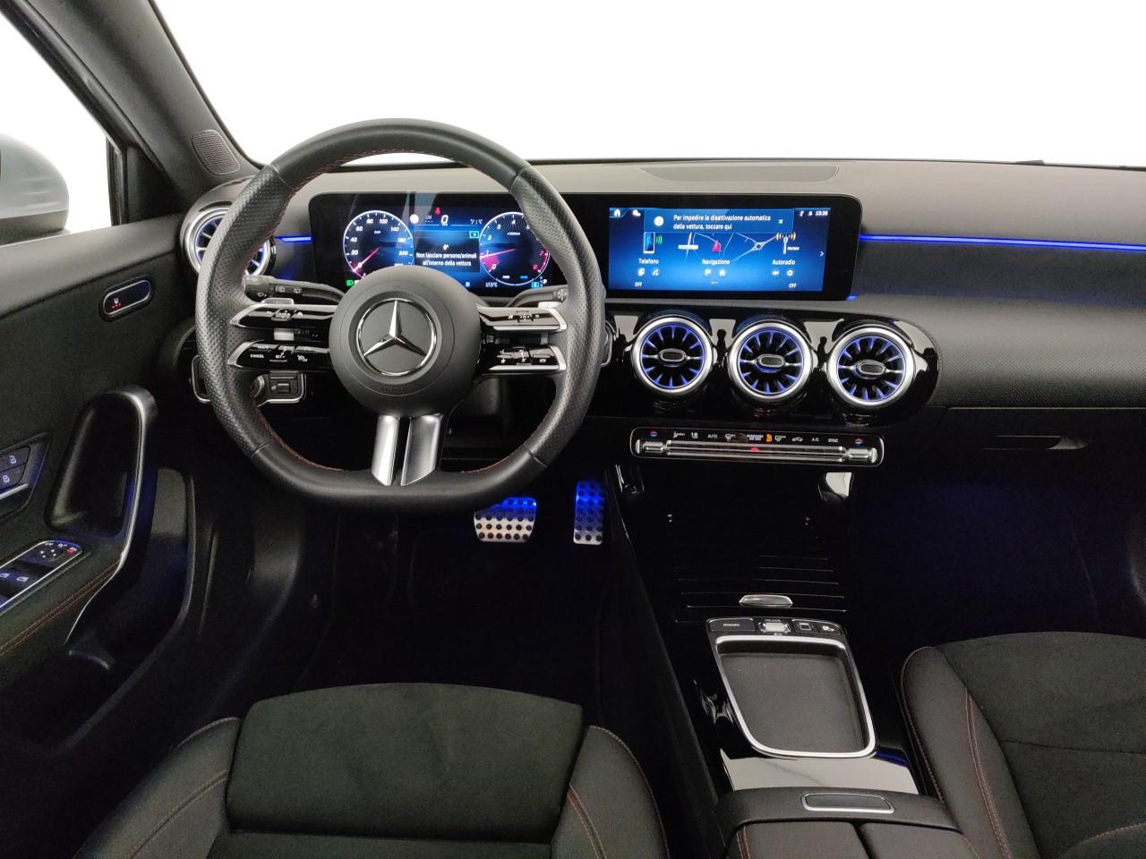 Mercedes-Benz A 180 AMG Line Advanced Plus auto