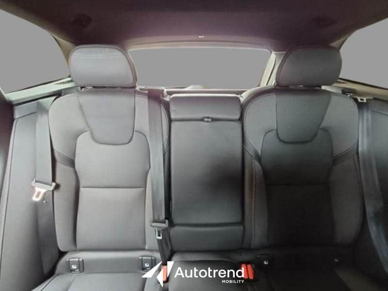 Volvo XC60 B4 197+14 CV AWD Mild Hybrid Diesel Automatico Plus Dark N1 Autocarro