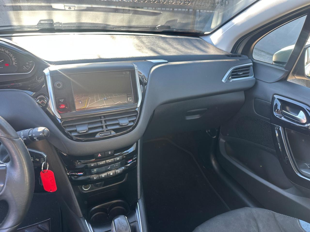 Peugeot 208 1.4 HDi 68 CV Allure 2014