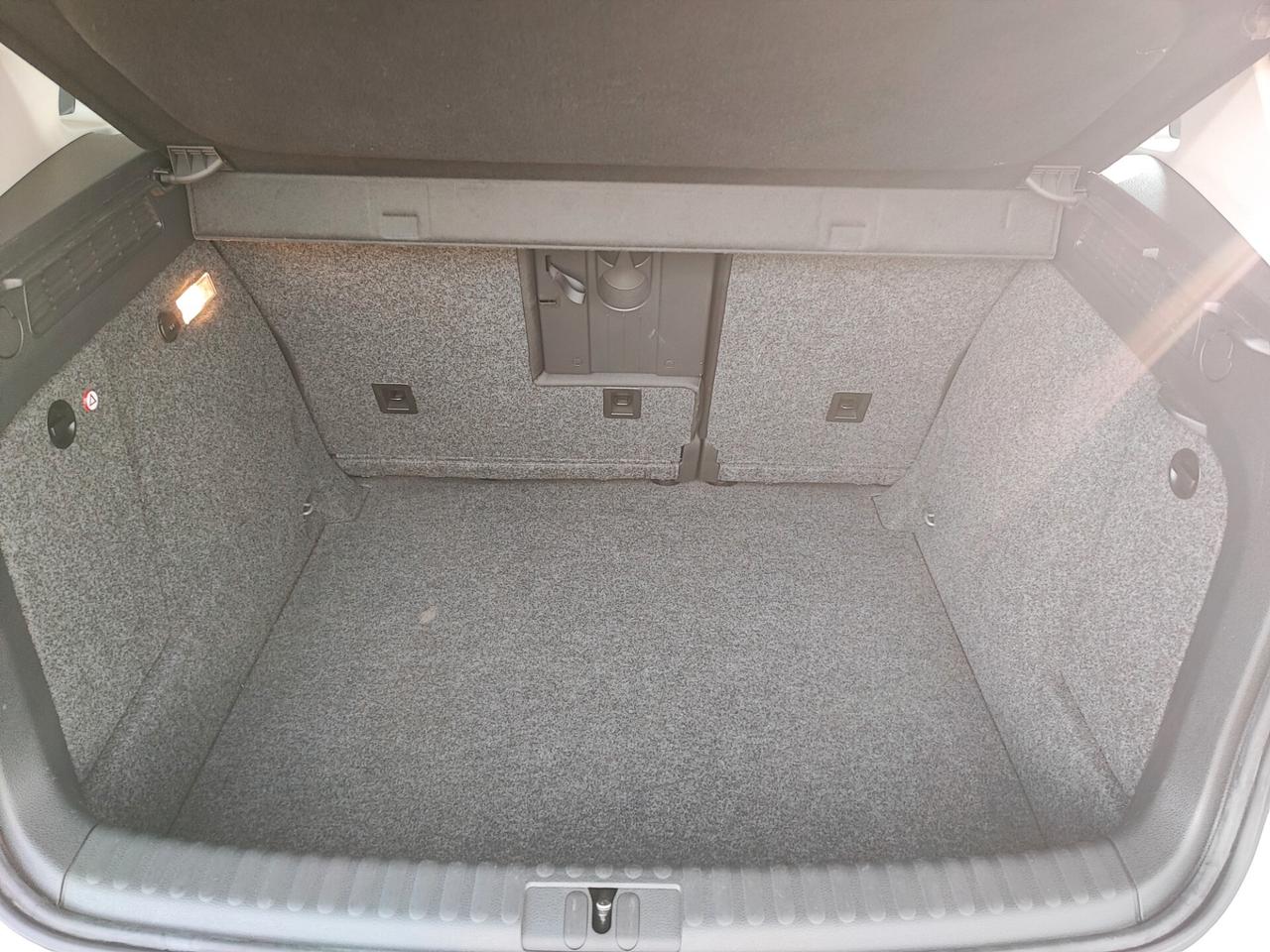 Volkswagen Tiguan 2.0 16V TDI DPF Sport & Style (18°)
