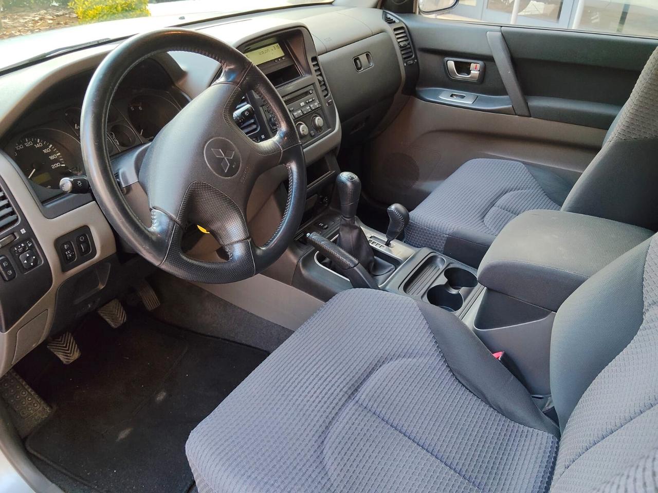 Mitsubishi Pajero 2.5 TDI 3p. GL 115 cv