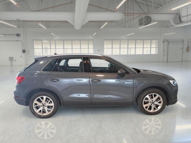 AUDI Q3 40 TDI quattro S tronic Business