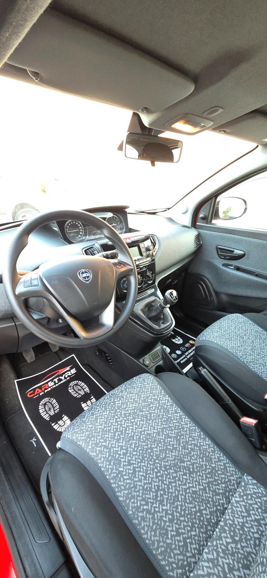 Lancia Ypsilon 1.2 69 CV 5 porte S&S Platinum