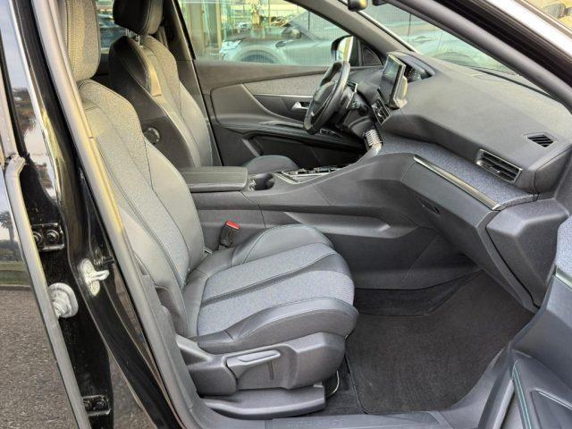 PEUGEOT 3008 BlueHDi 130 S&S EAT8 Allure Pack NAVI - LED - 18