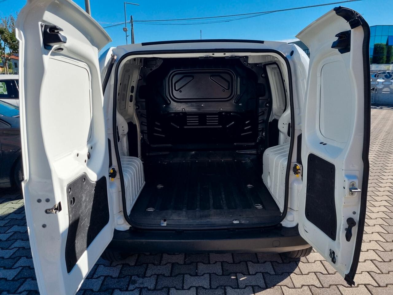 Fiat Fiorino 1.3 MJT 95CV Cargo SX