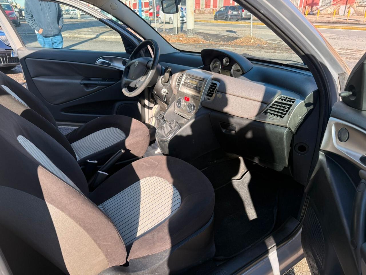 Lancia Ypsilon 1.2 Argento