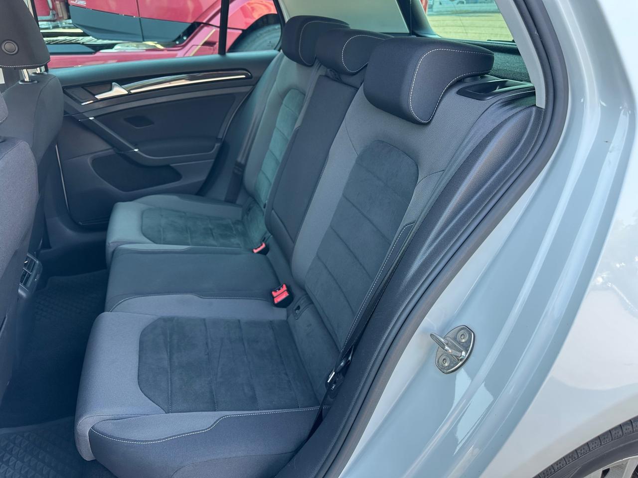Volkswagen Golf 1.5 TGI DSG 5p. (Garanzia 24 Mesi)