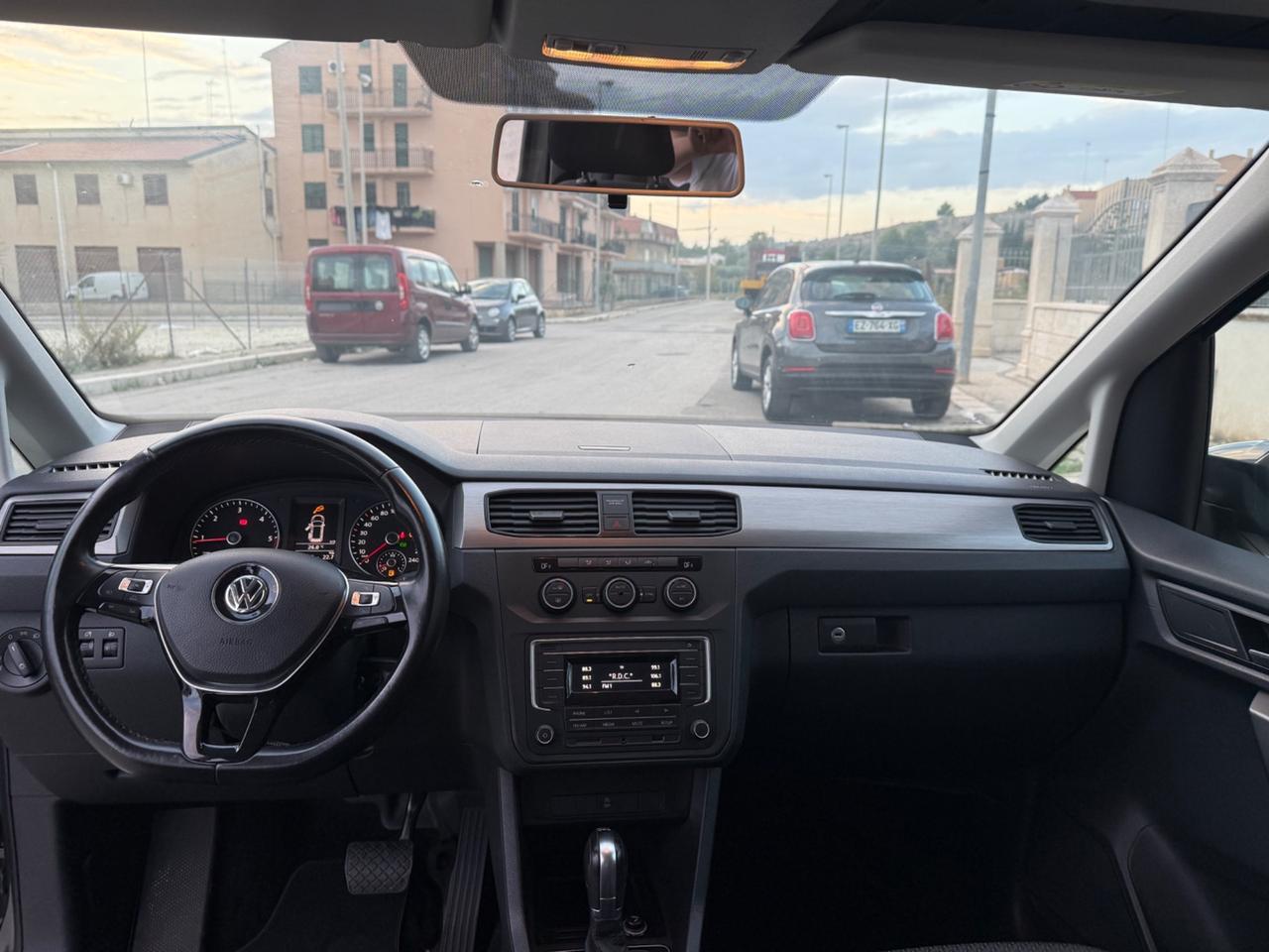 Volkswagen Caddy 2.0 TDI 102 CV DSG trasporto disabili 5+1