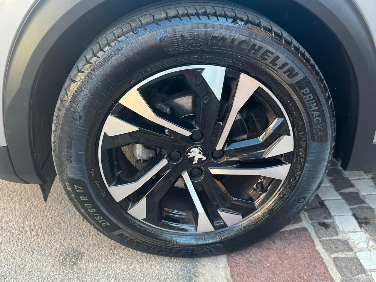 Peugeot 2008 BlueHDi 100 S&S Allure