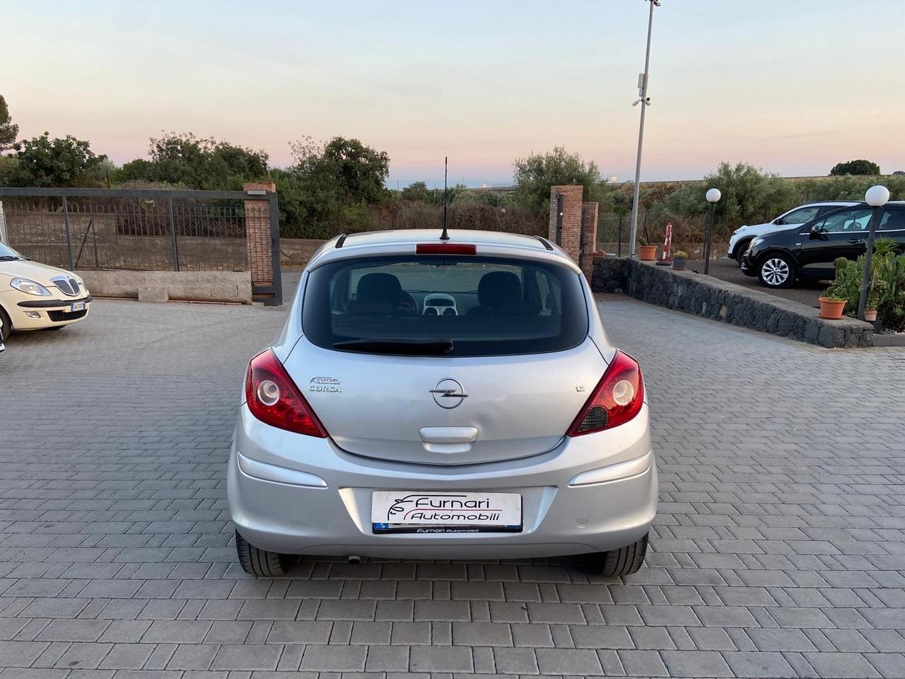Opel Corsa 1.2 3 porte Club