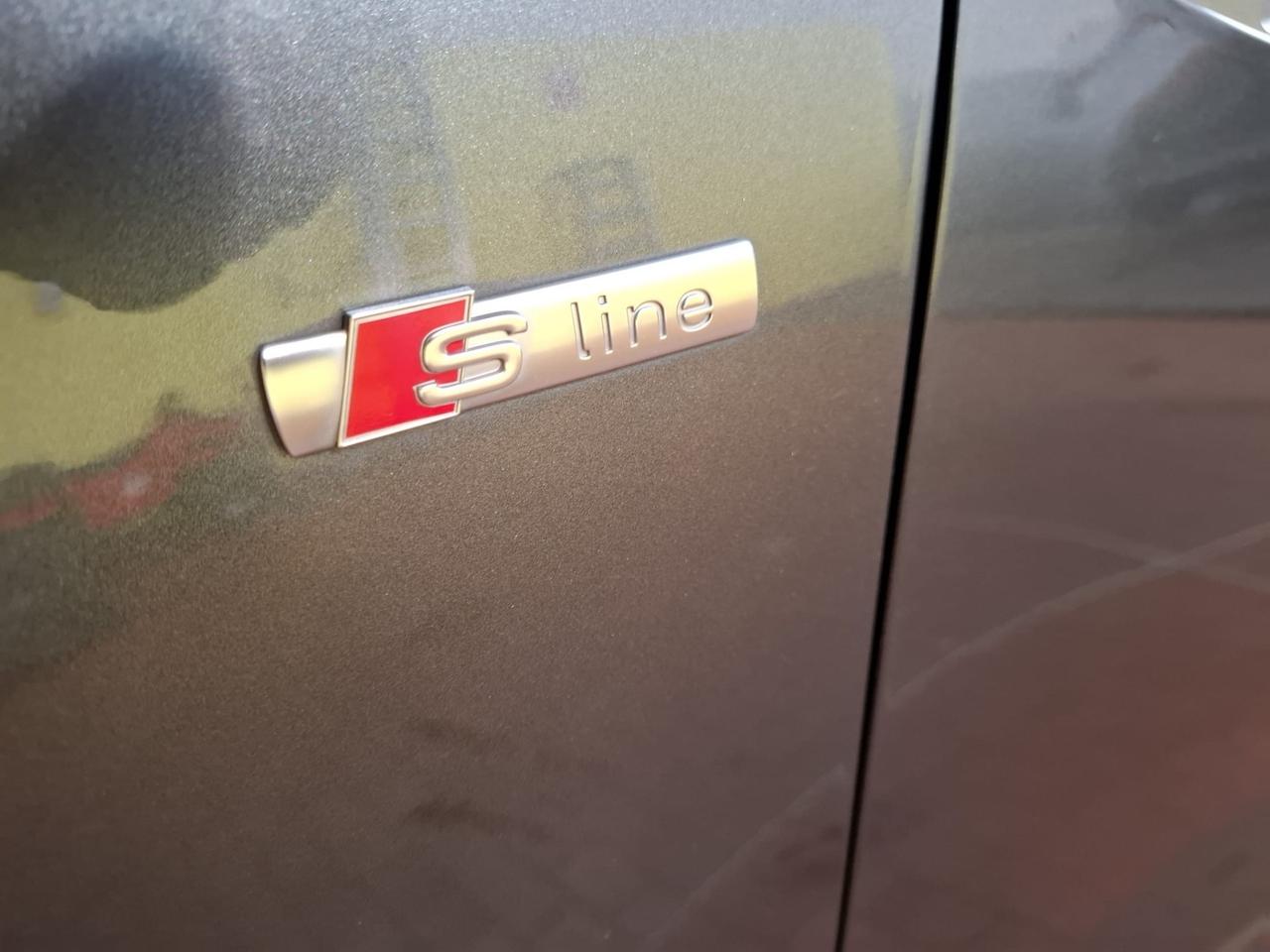 Audi Q2 30 TDI S tronic Identity Black full optional