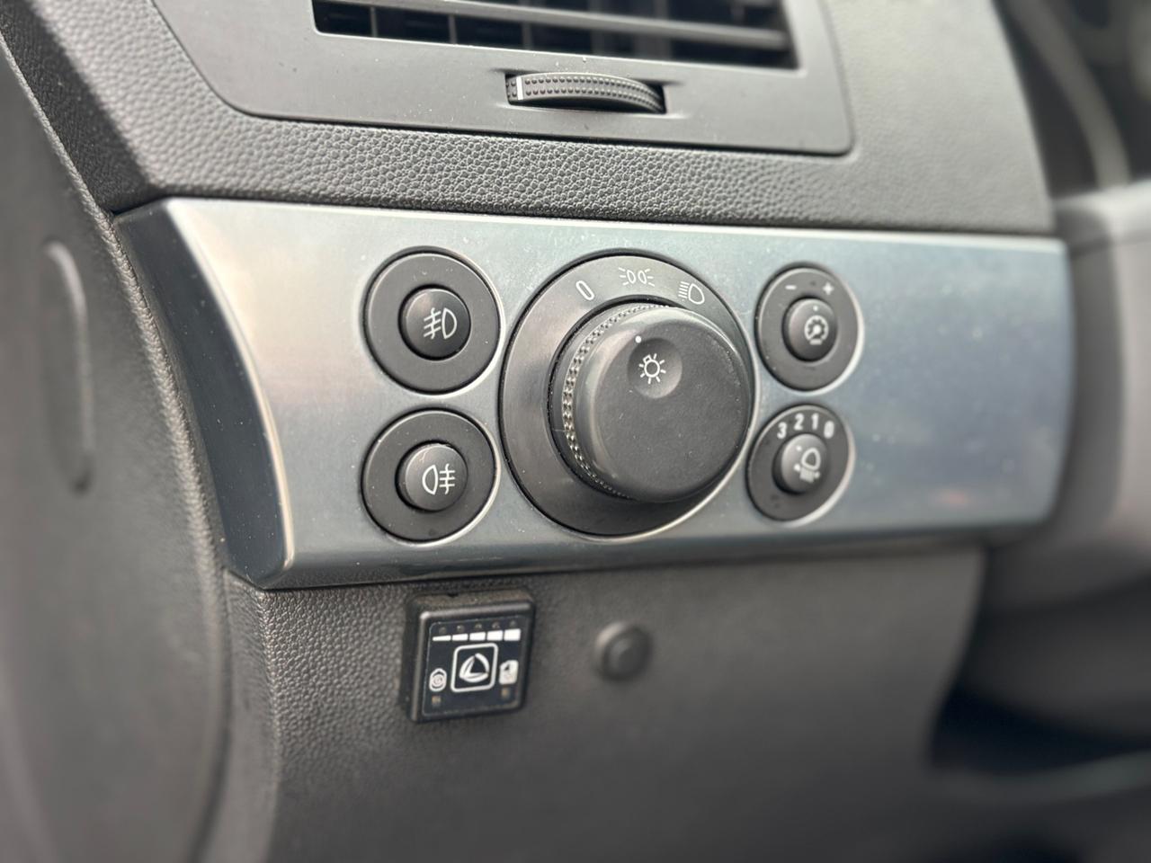 Opel Astra GTC 1.6 16V VVT 3 porte Enjoy