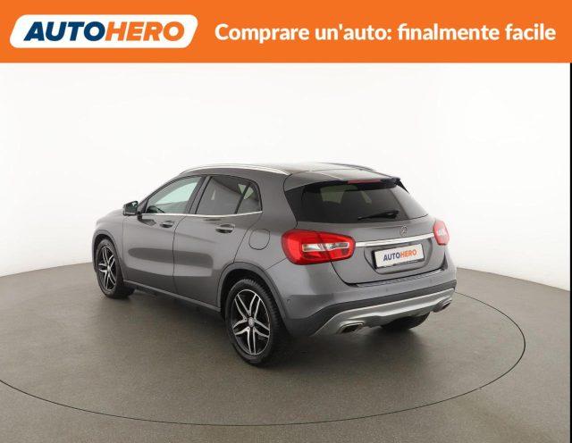 MERCEDES-BENZ GLA 200 d Automatic Sport