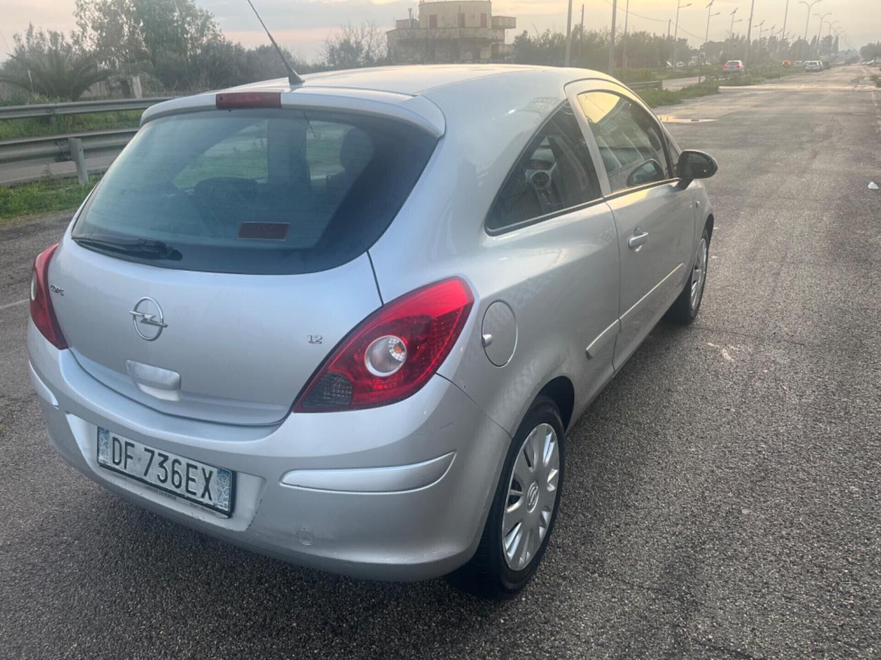 Opel Corsa 1.2 3 porte Club 2007