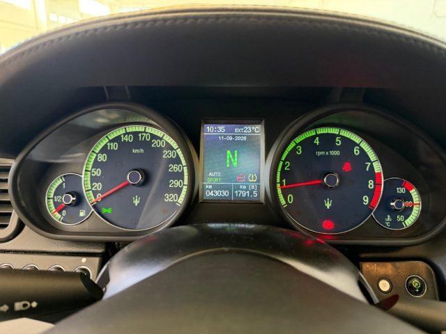MASERATI Quattroporte 4.2 V8 //SERVICE BOOK//FULL