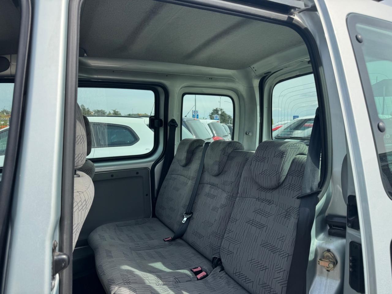 Renault Kangoo 1.2 16V 4p. Pack