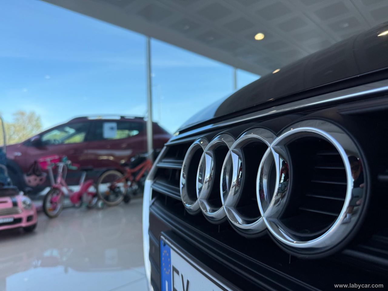 AUDI A4 Avant 30 TDI S tronic Business Sport