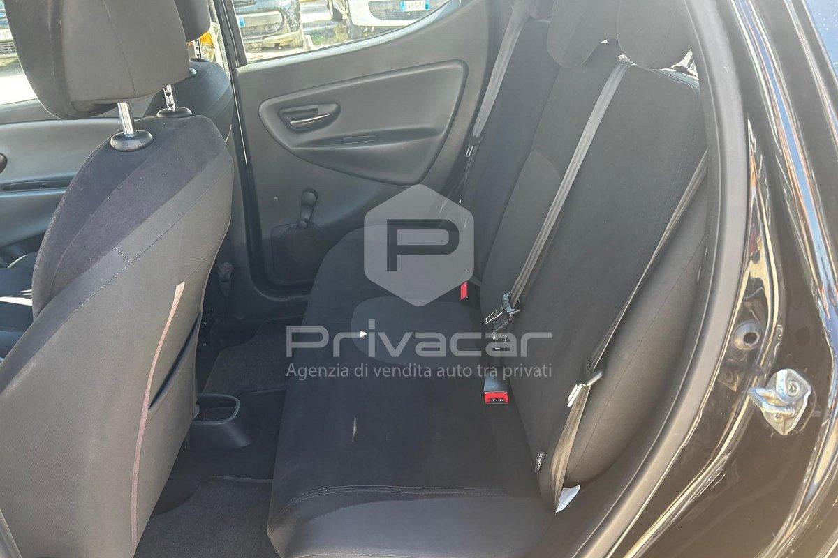LANCIA Ypsilon 1.2 69 CV 5 porte Silver