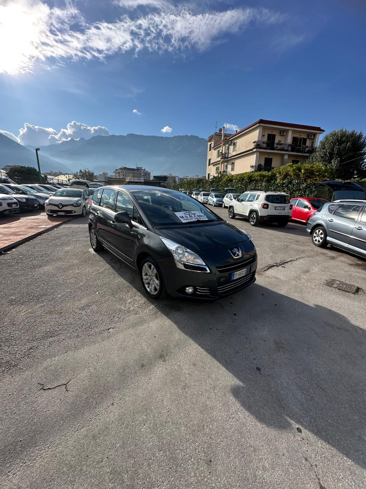 Peugeot 5008 2.0 HDi 150CV Féline