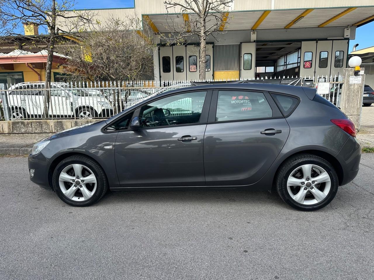 Opel Astra 1.7 CDTI 110CV 5 porte Cosmo