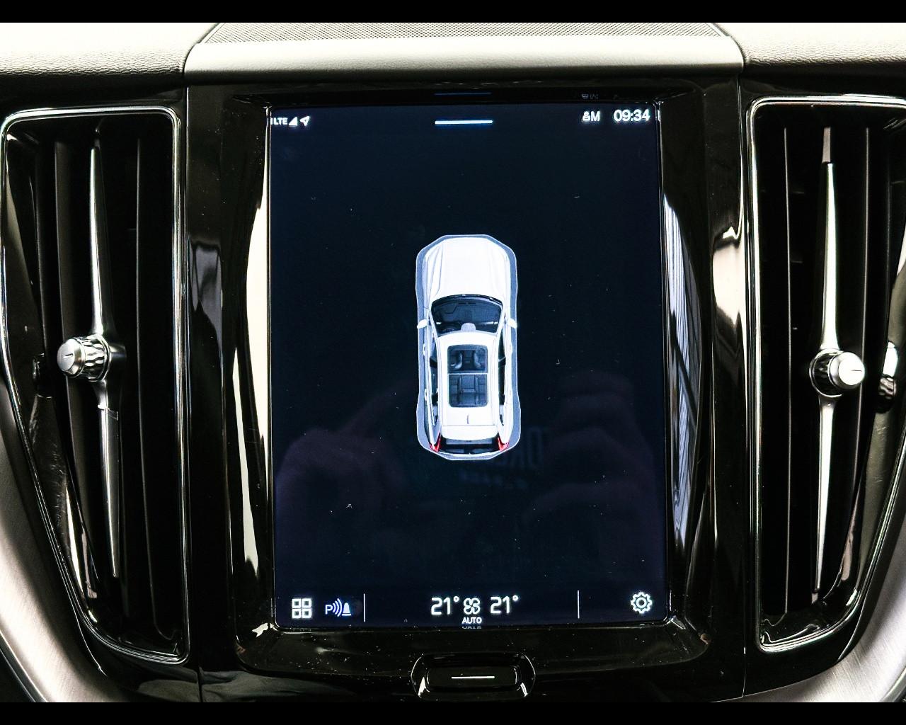 VOLVO XC60 (2017-->) - XC60 T6 Recharge Plug-in Hybrid AWD Inscription Expression