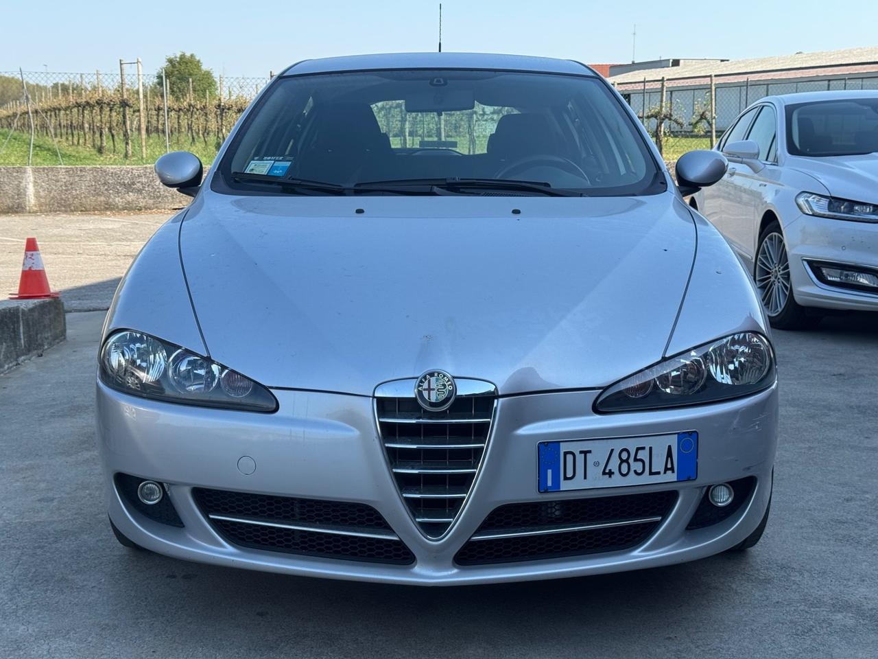 Alfa Romeo 147 1.6 16V Benzina 105 Cv 5p neopatentati