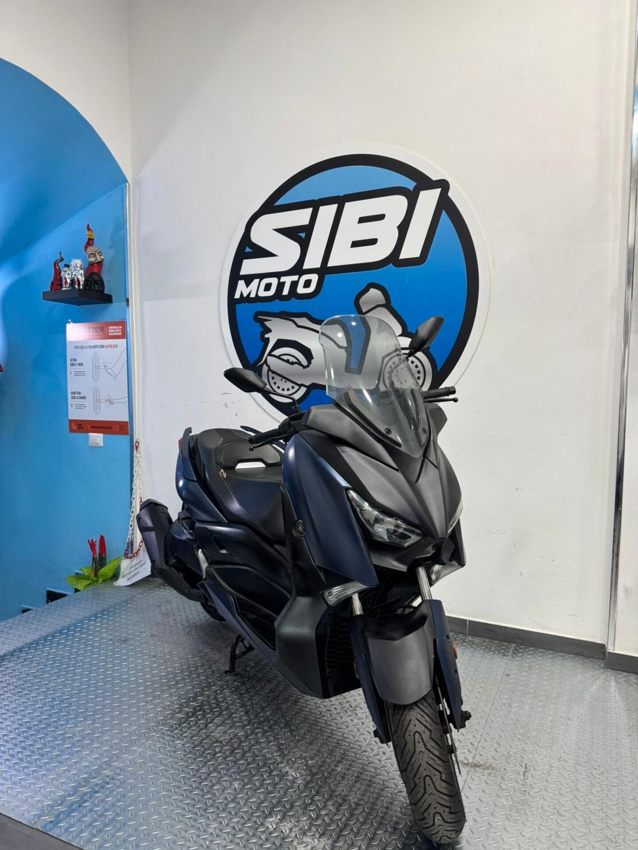 YAMAHA X-MAX 400