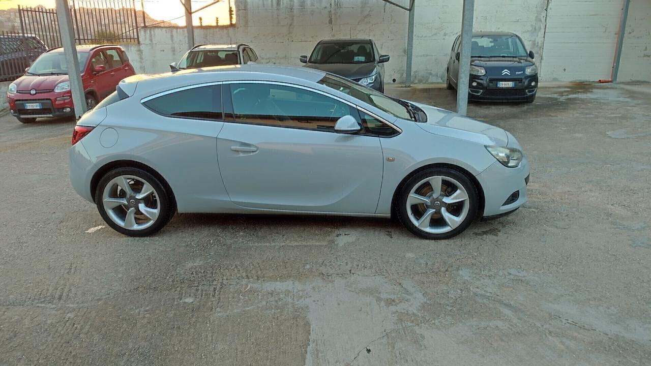 Opel Astra GTC 2.0 CDTI 165CV S&S 3 porte Cosmo S