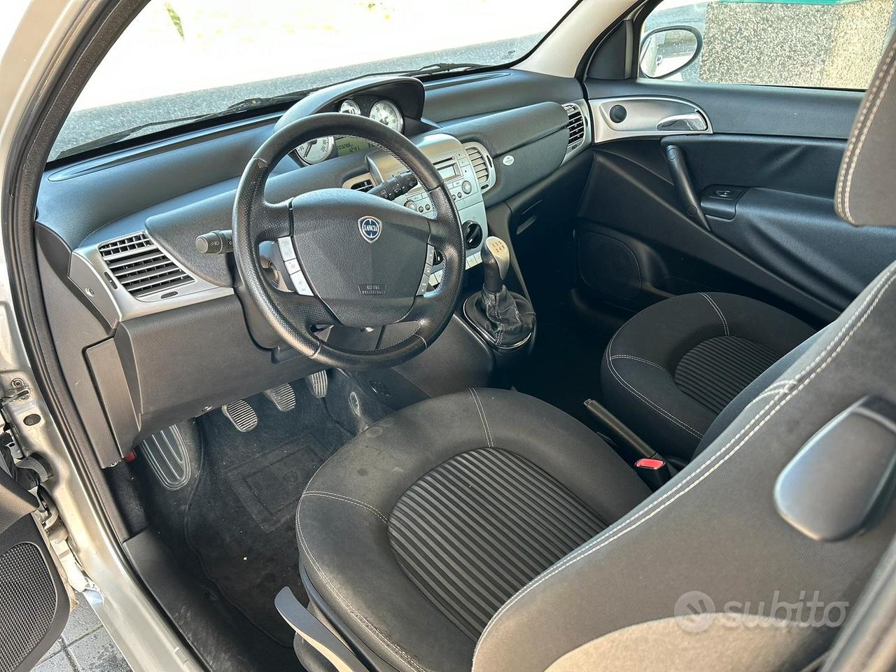 Lancia Ypsilon
