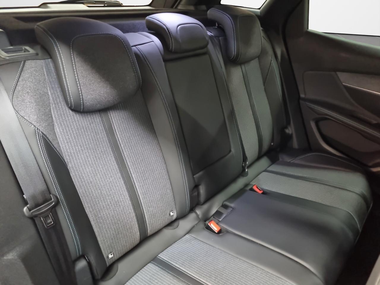 Peugeot 3008 BlueHDi 130 S&S EAT8 Allure