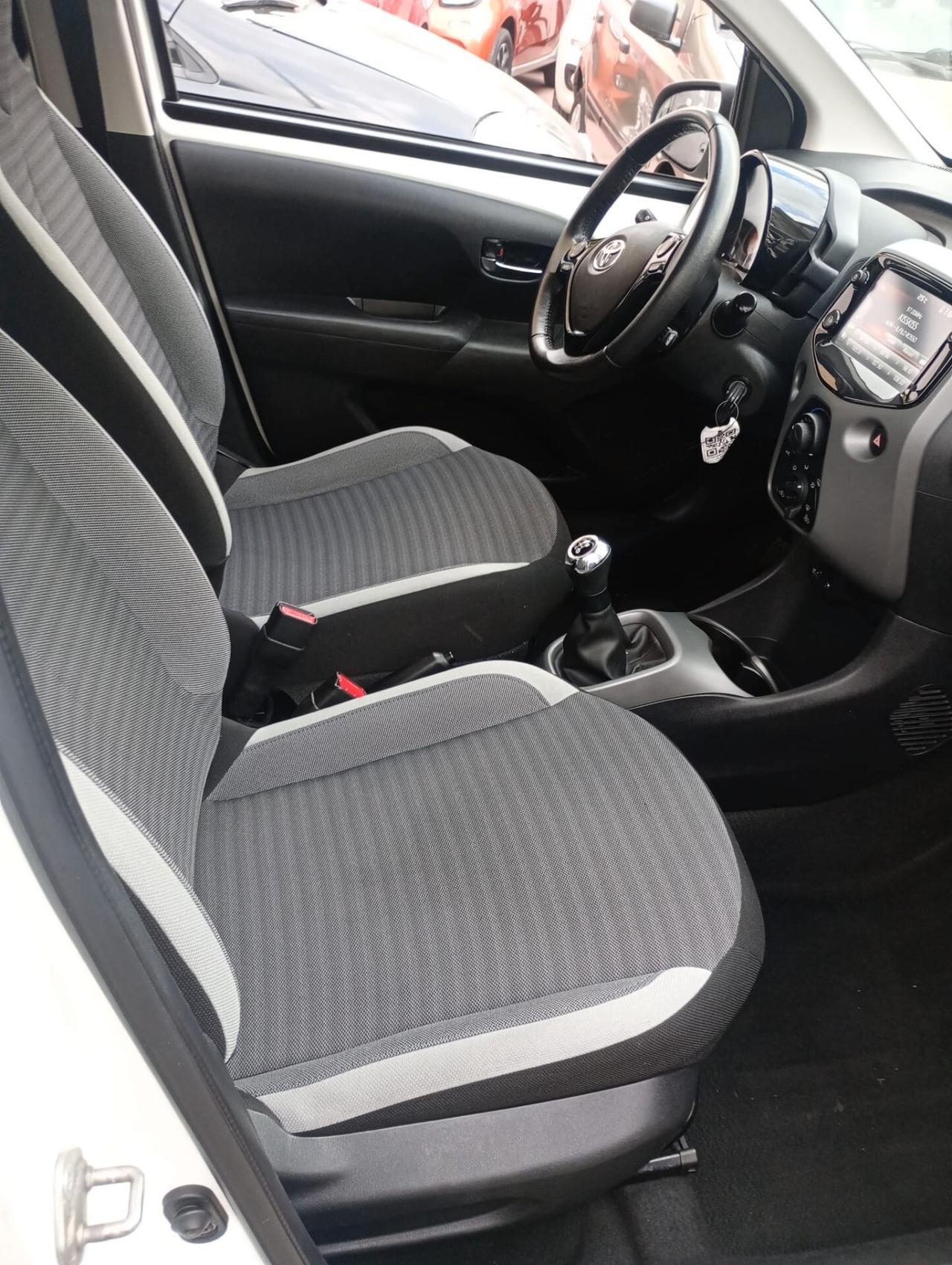 Toyota Aygo Connect 1.0 VVT-i 72 CV 5 porte x-play