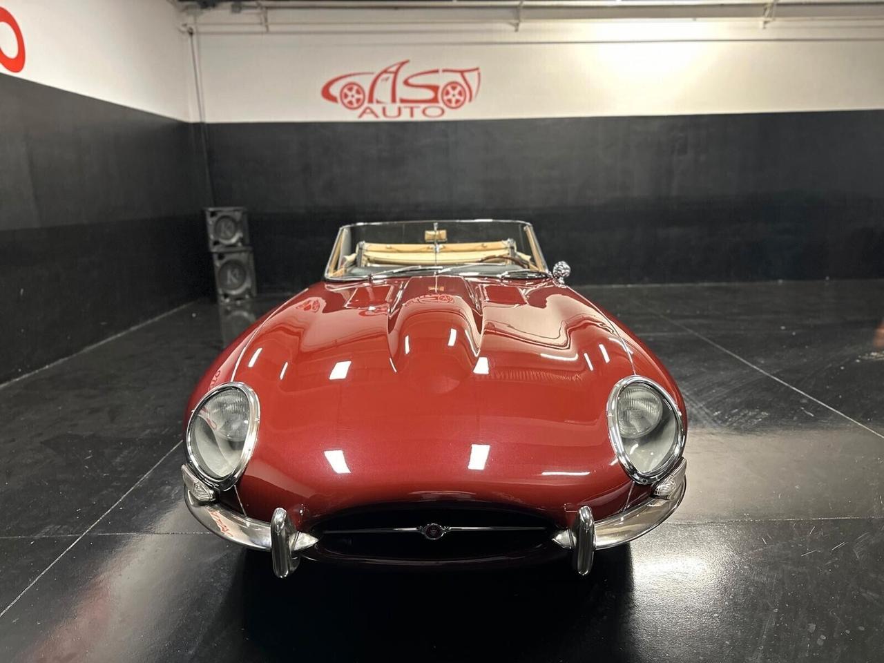 Jaguar E-Type Spider 3.8