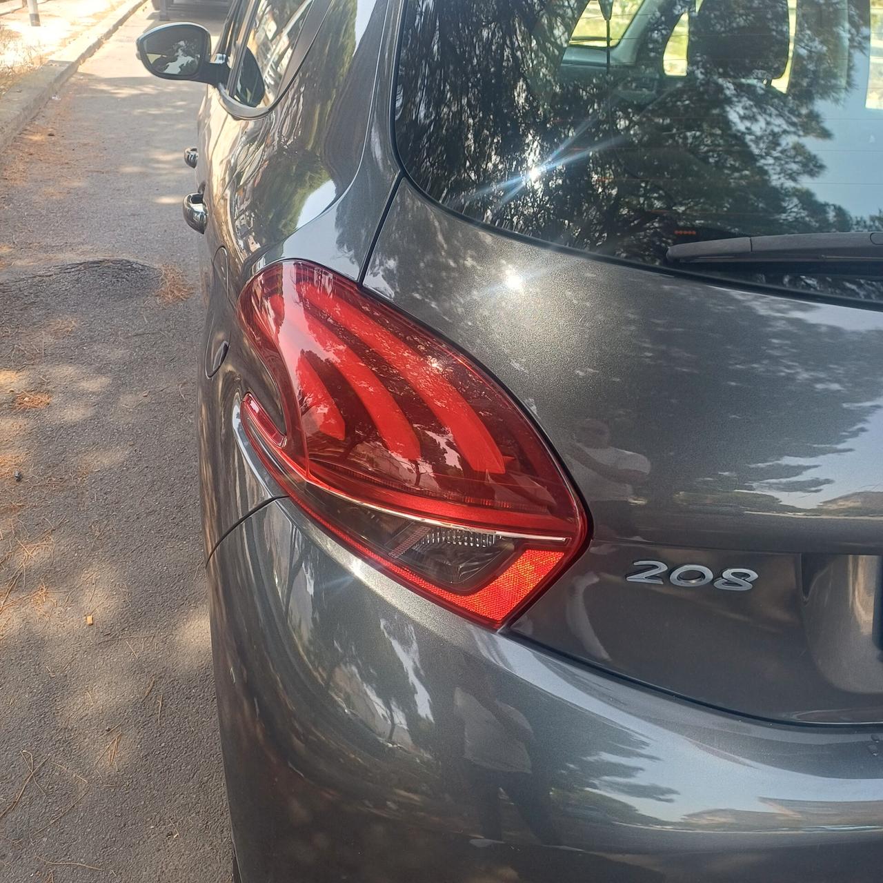 Peugeot 208 PureTech 82 5 porte Allure