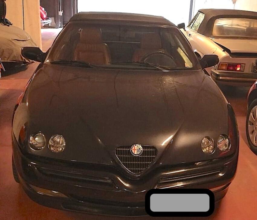 Alfa Romeo Spider 3000 v6