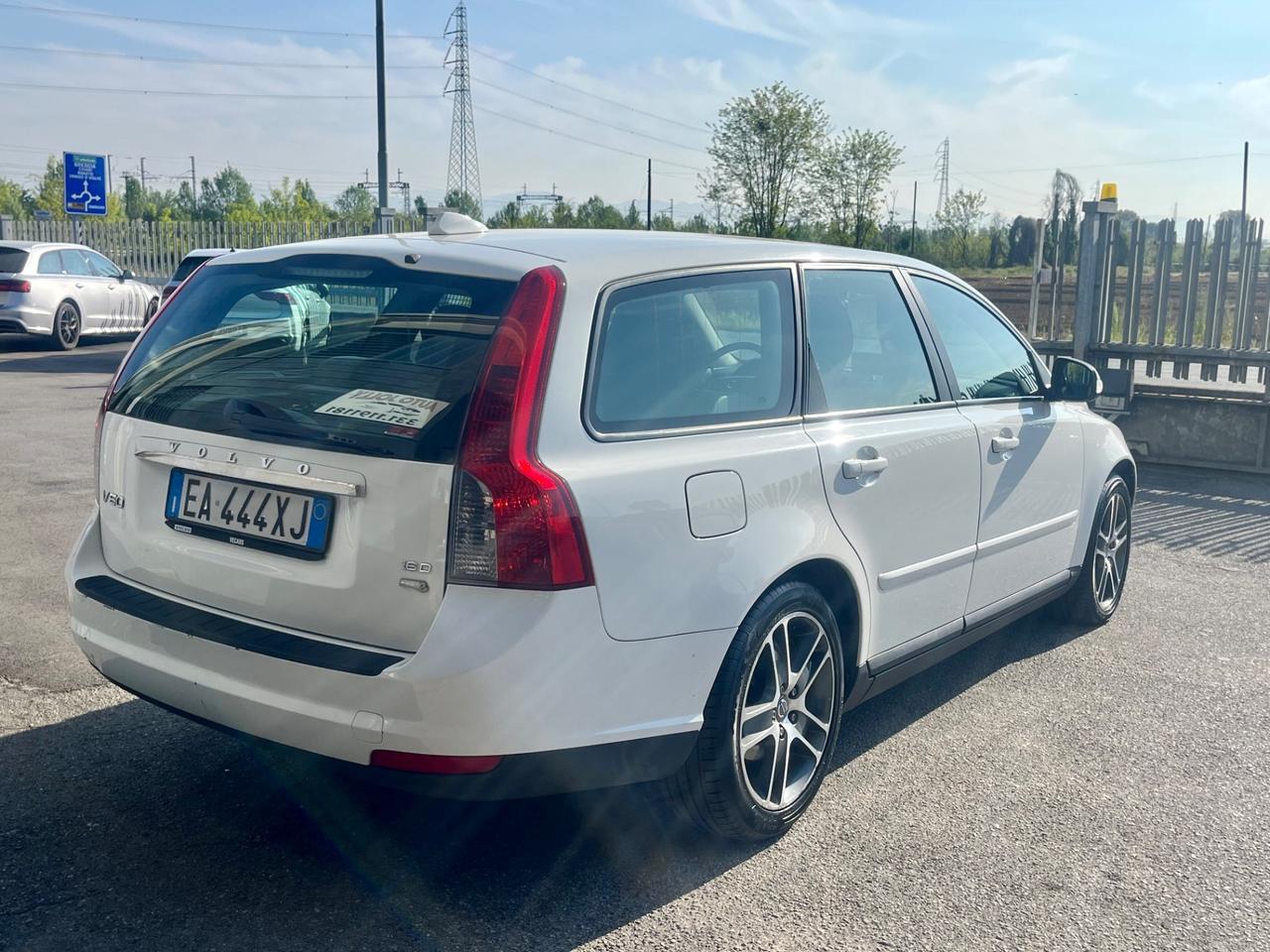 Volvo V50 D2 1.6D Drive R-design